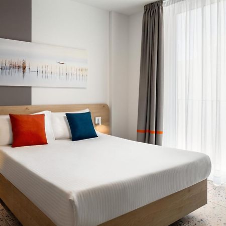 Quadro Hotel, Trademark Collection By Wyndham Saint Julian's Exterior foto