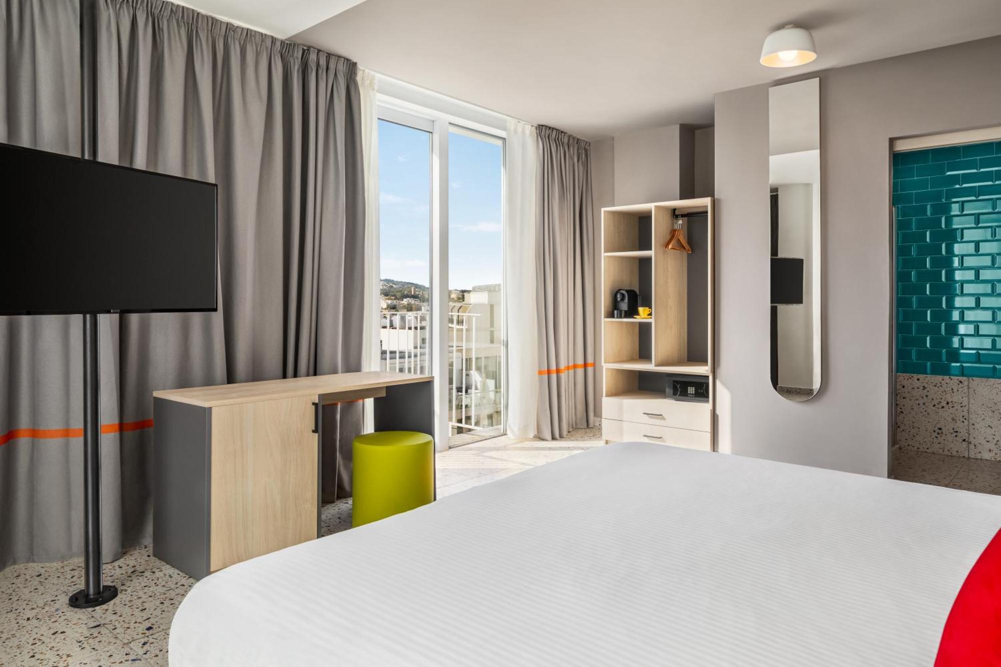 Quadro Hotel, Trademark Collection By Wyndham Saint Julian's Exterior foto
