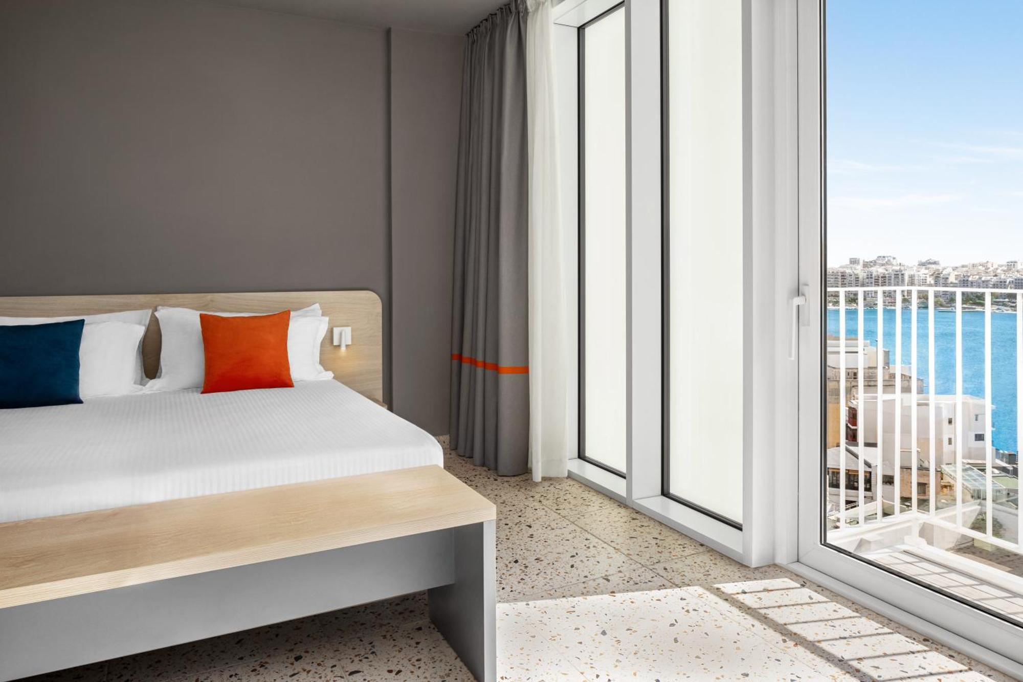 Quadro Hotel, Trademark Collection By Wyndham Saint Julian's Exterior foto