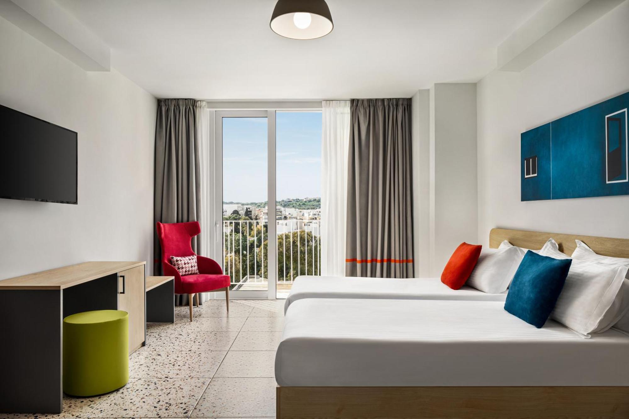 Quadro Hotel, Trademark Collection By Wyndham Saint Julian's Exterior foto