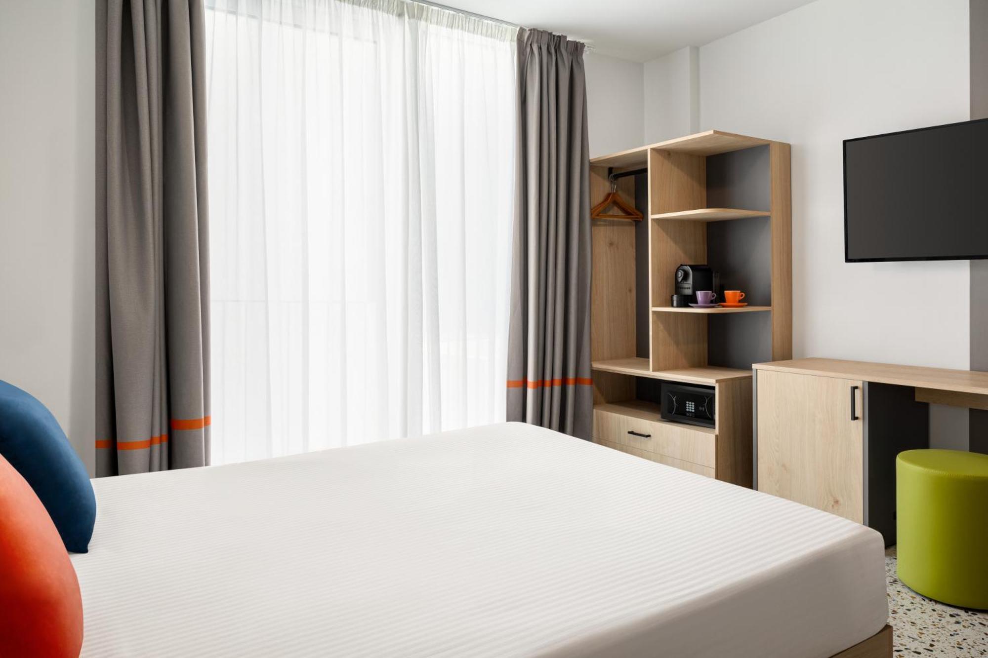 Quadro Hotel, Trademark Collection By Wyndham Saint Julian's Exterior foto