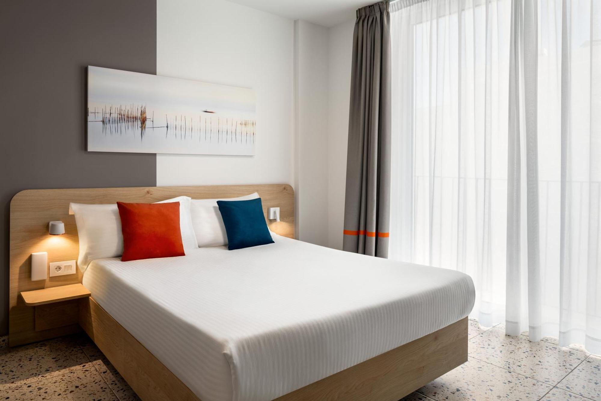 Quadro Hotel, Trademark Collection By Wyndham Saint Julian's Exterior foto