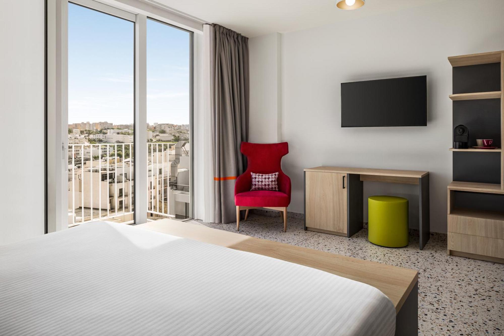 Quadro Hotel, Trademark Collection By Wyndham Saint Julian's Exterior foto