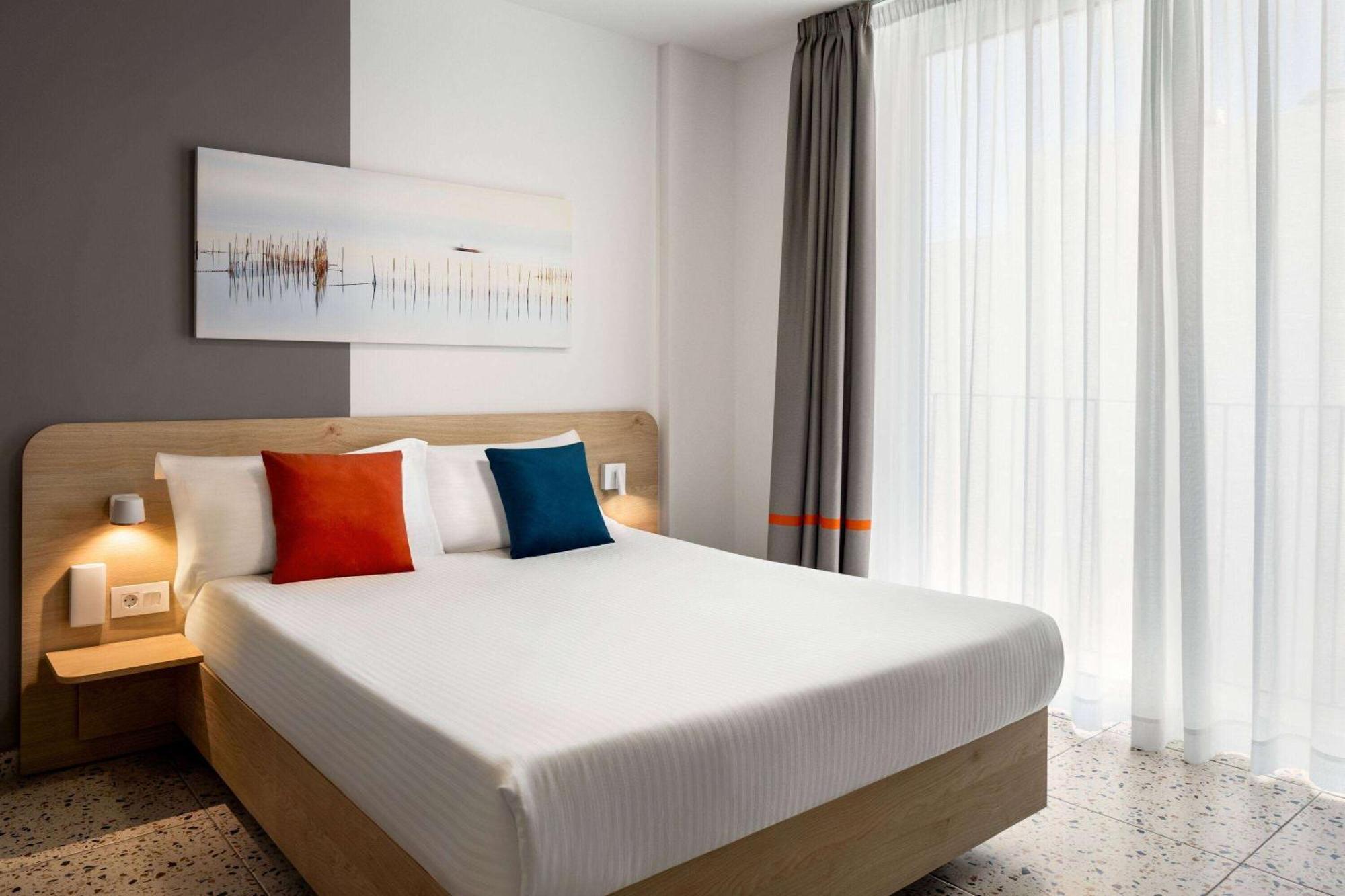 Quadro Hotel, Trademark Collection By Wyndham Saint Julian's Exterior foto