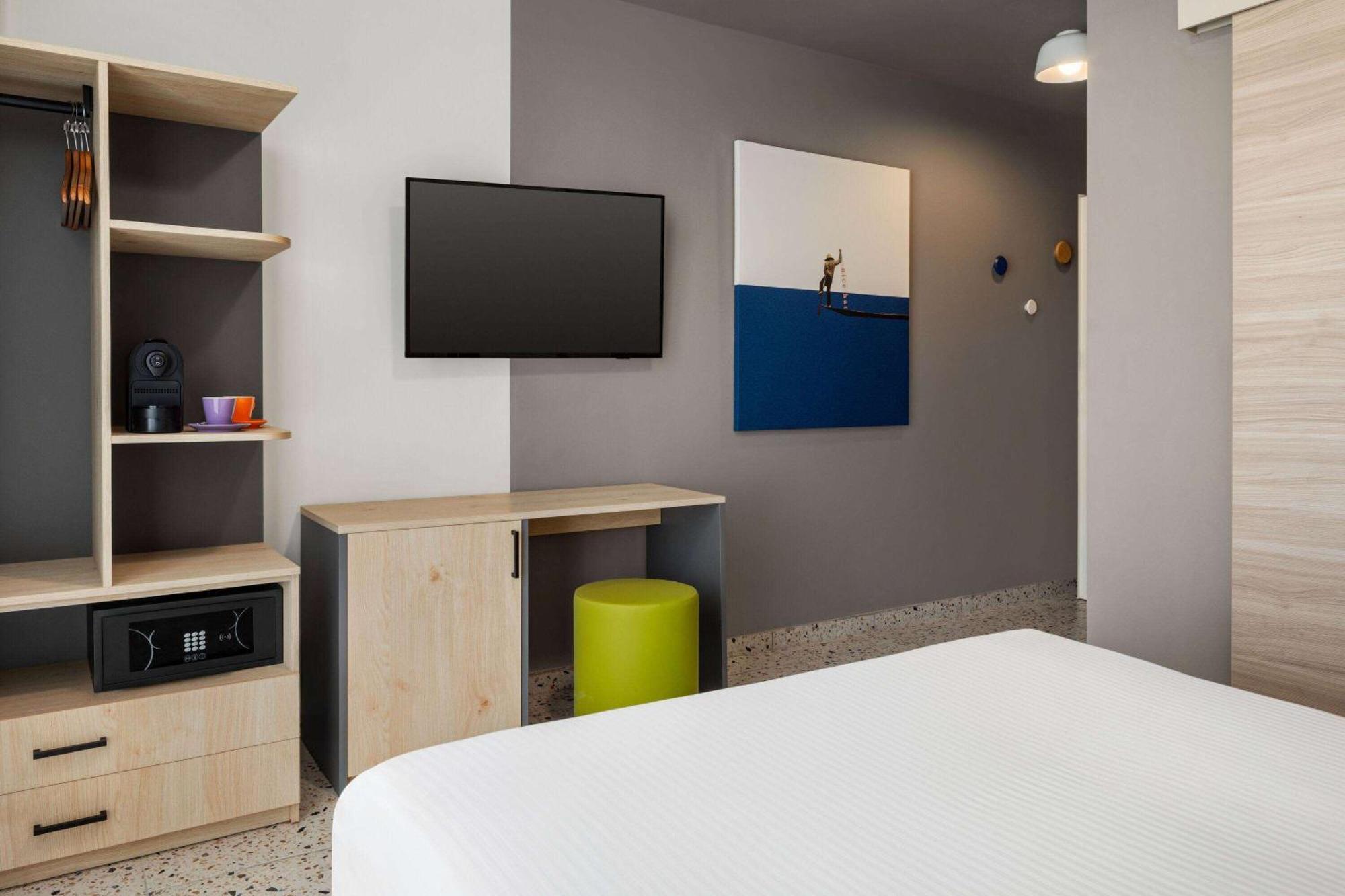 Quadro Hotel, Trademark Collection By Wyndham Saint Julian's Exterior foto