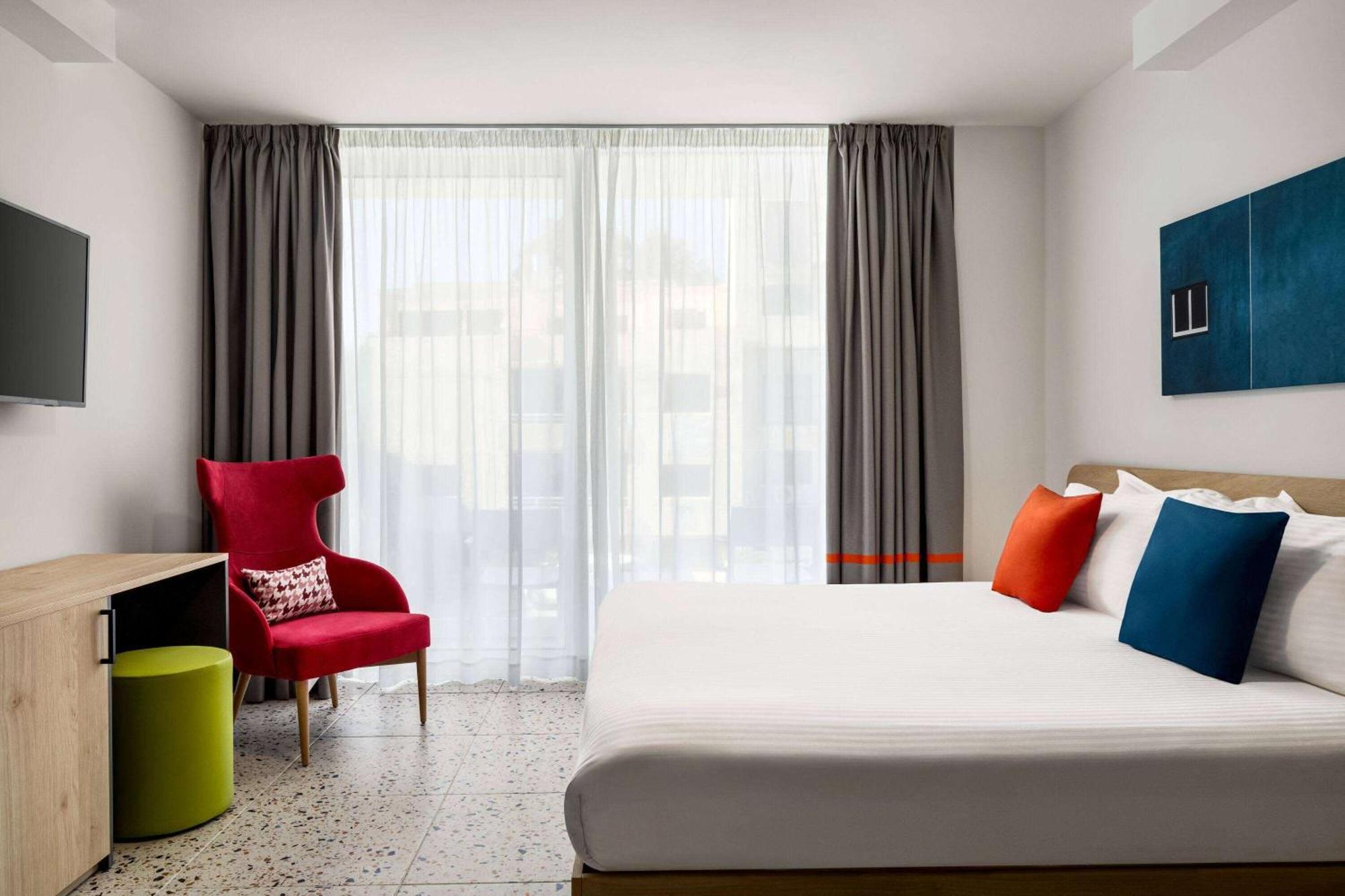 Quadro Hotel, Trademark Collection By Wyndham Saint Julian's Exterior foto